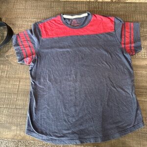 American Rag Men's Navy and Red Short Sleeve Tee